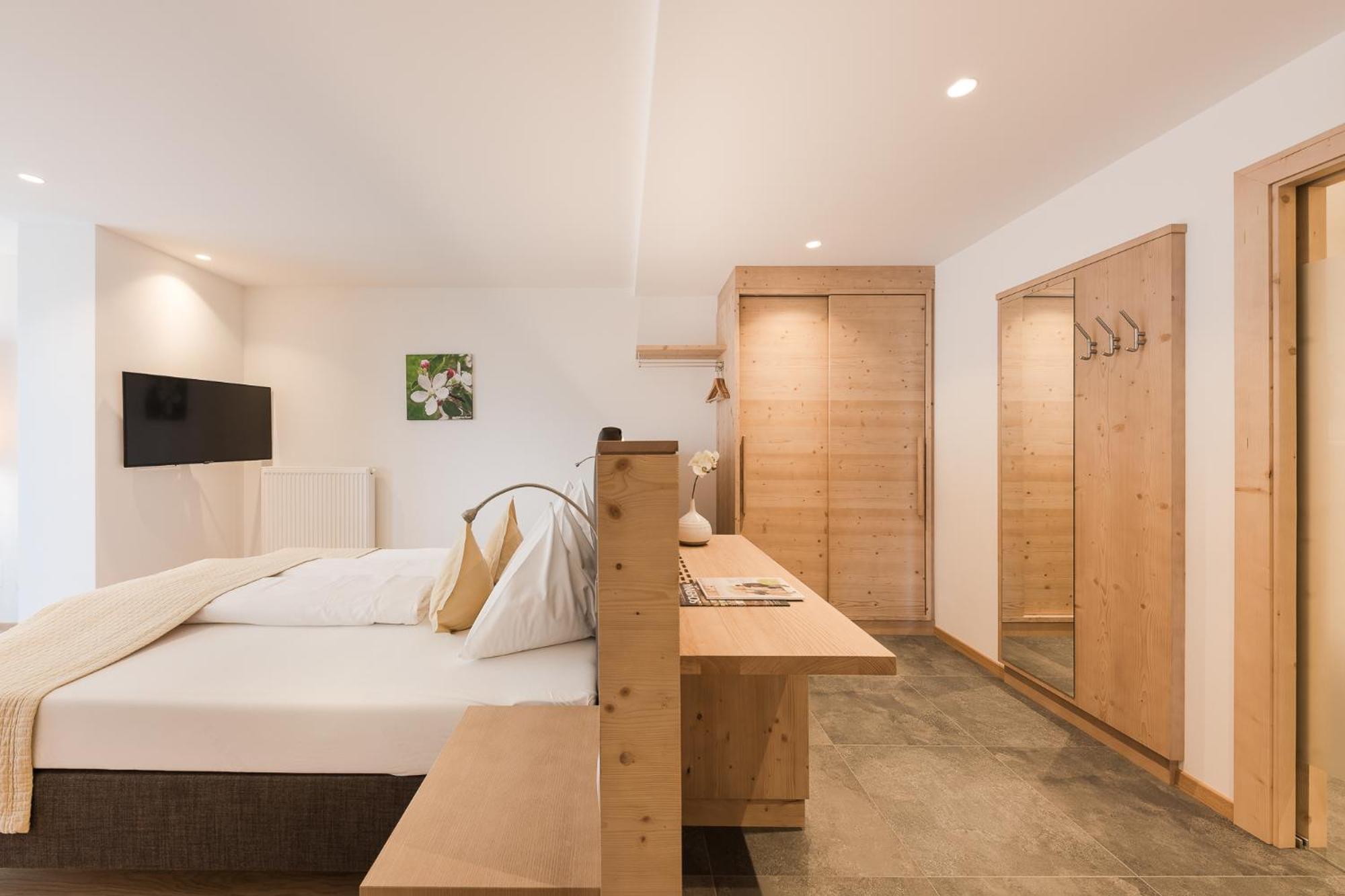 Hotel Kiendl Schenna Zimmer foto