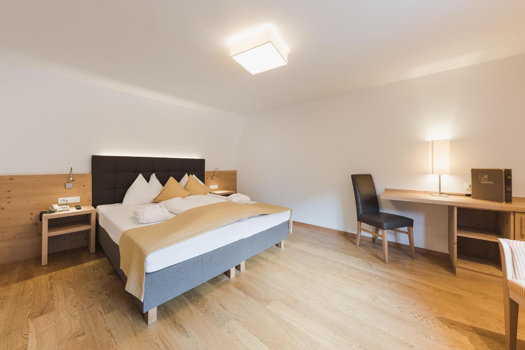 Hotel Kiendl Schenna Zimmer foto