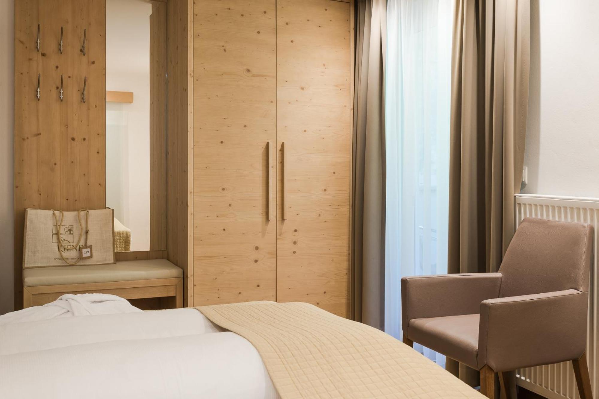 Hotel Kiendl Schenna Zimmer foto