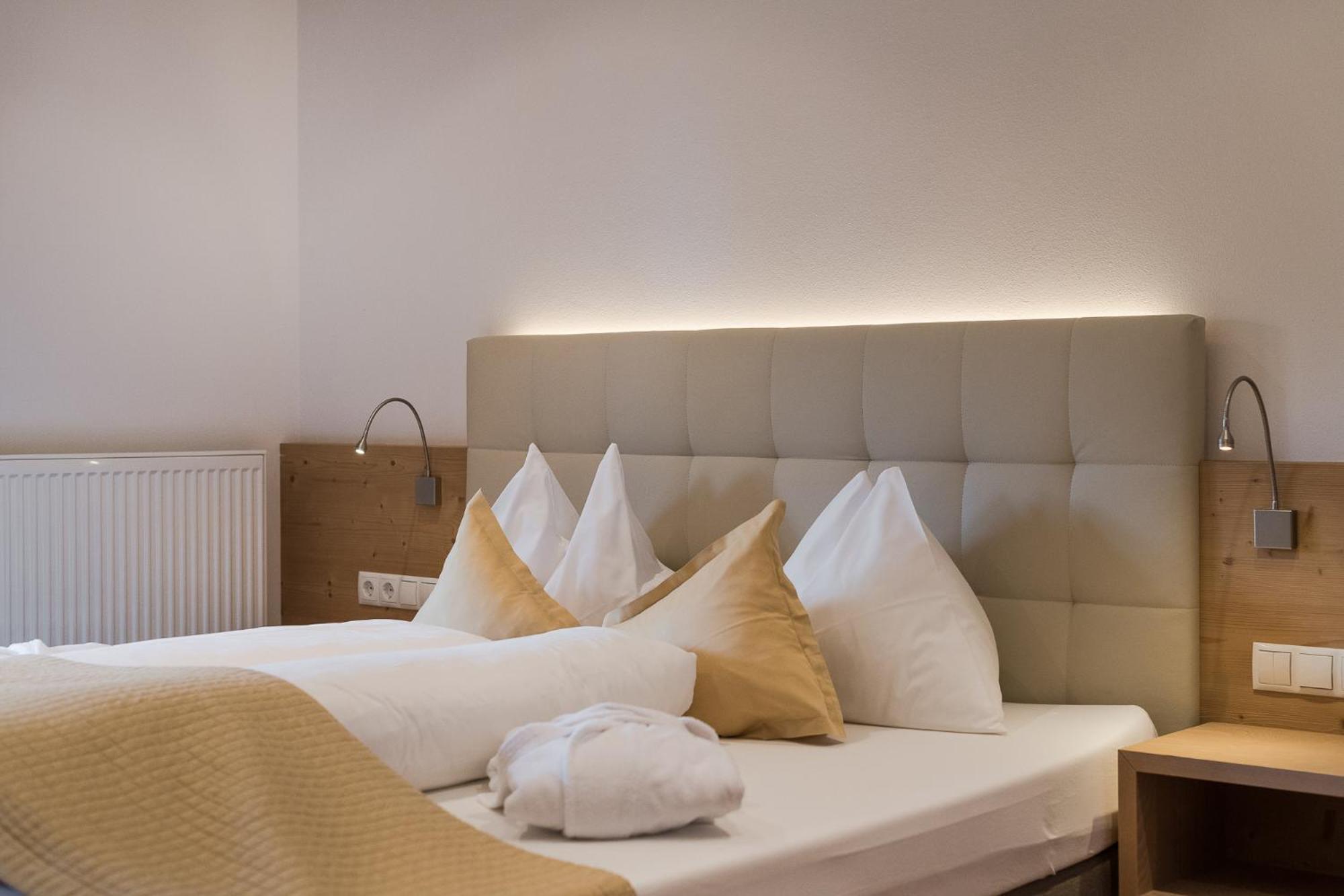 Hotel Kiendl Schenna Zimmer foto