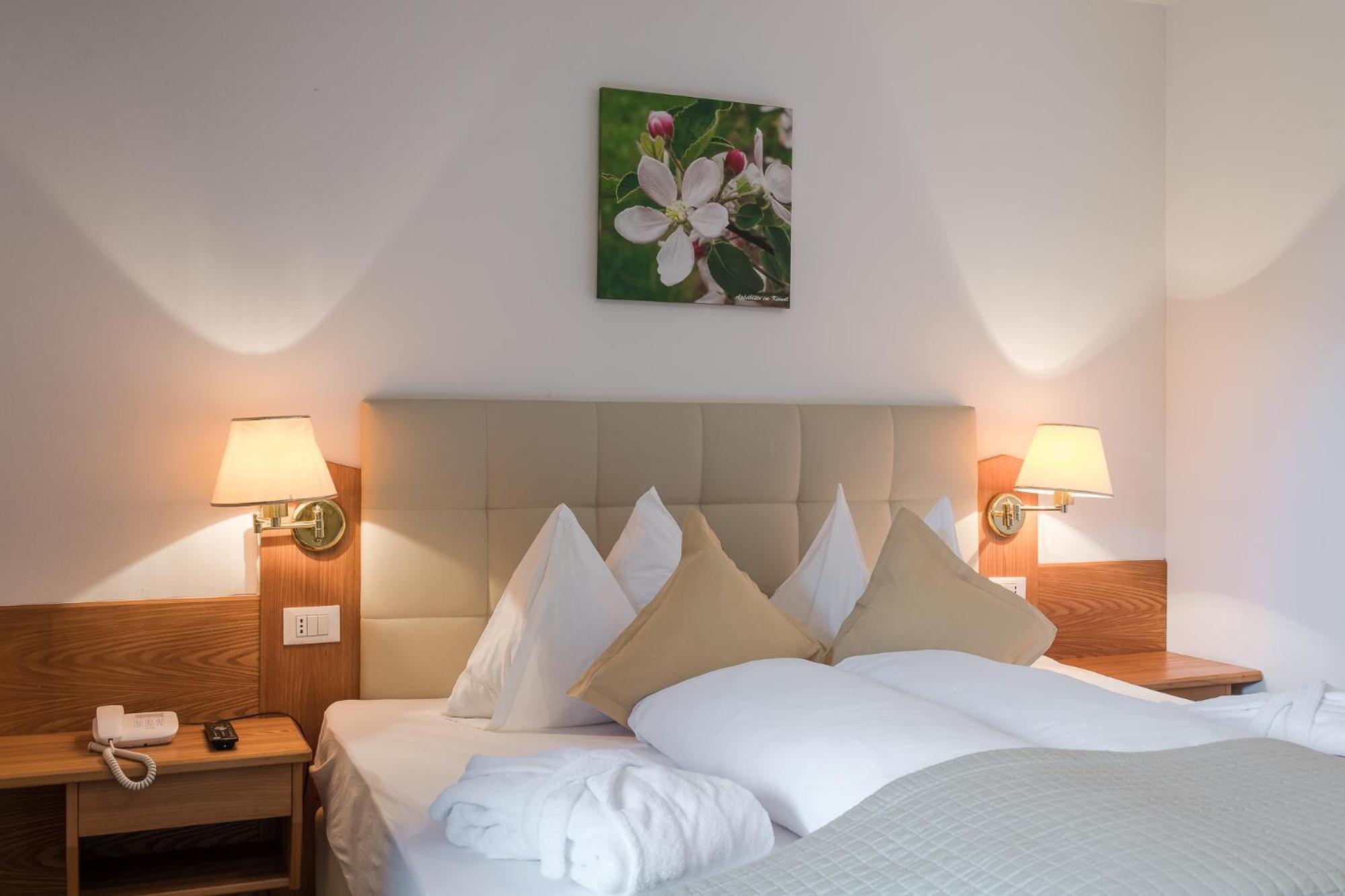 Hotel Kiendl Schenna Zimmer foto