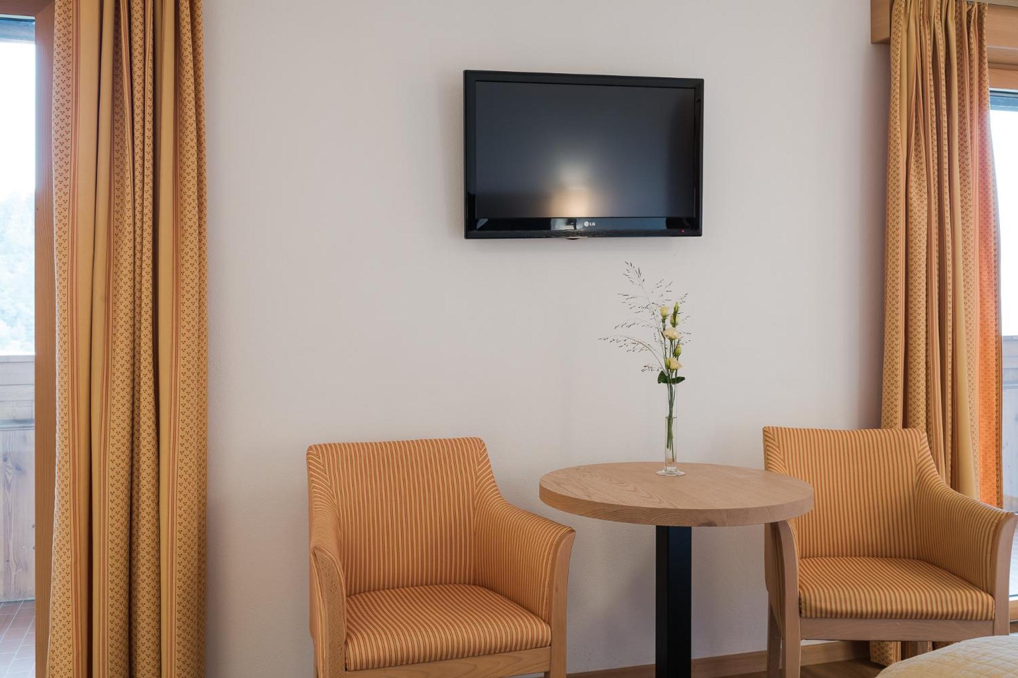 Hotel Kiendl Schenna Zimmer foto