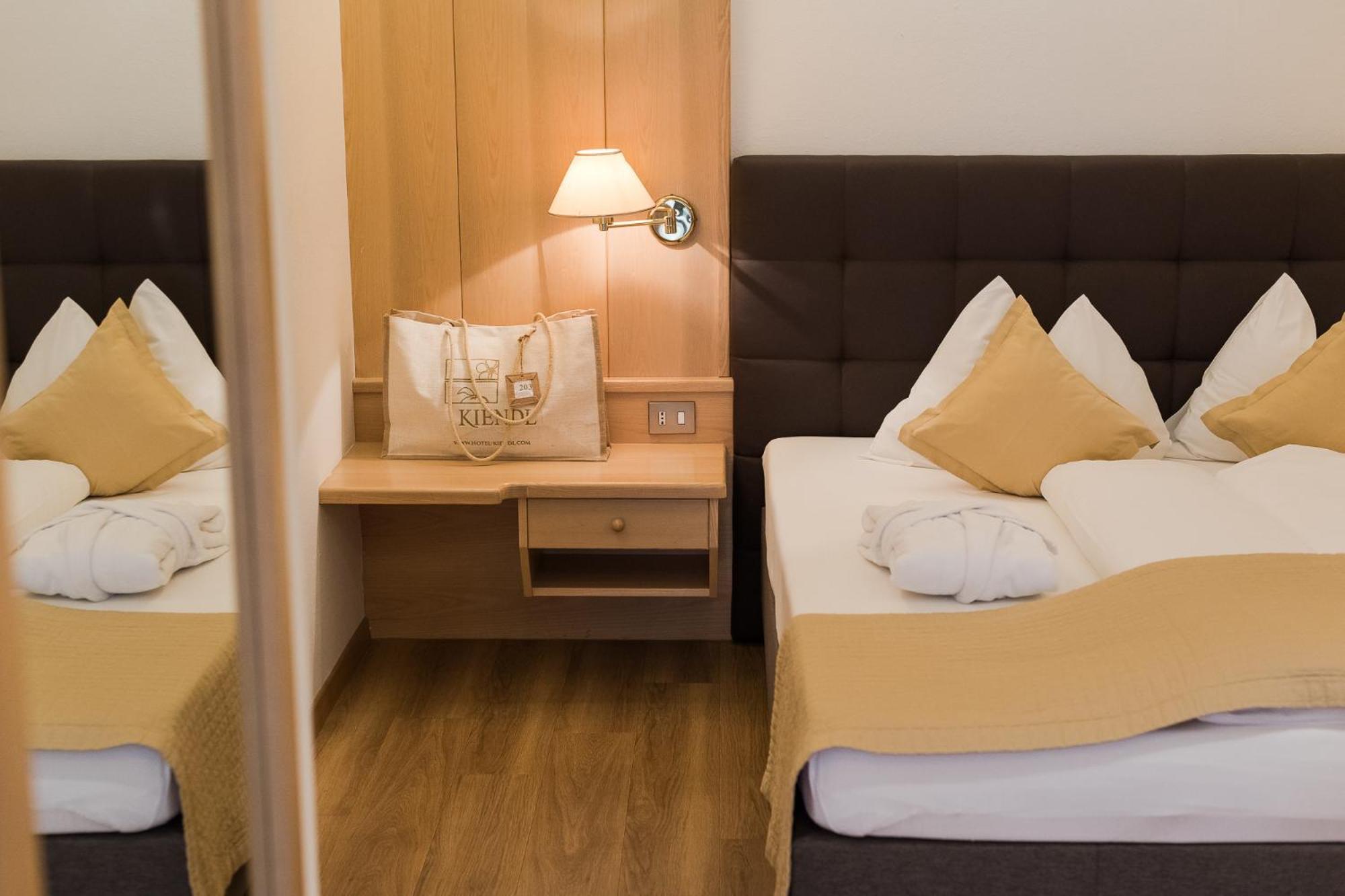 Hotel Kiendl Schenna Zimmer foto