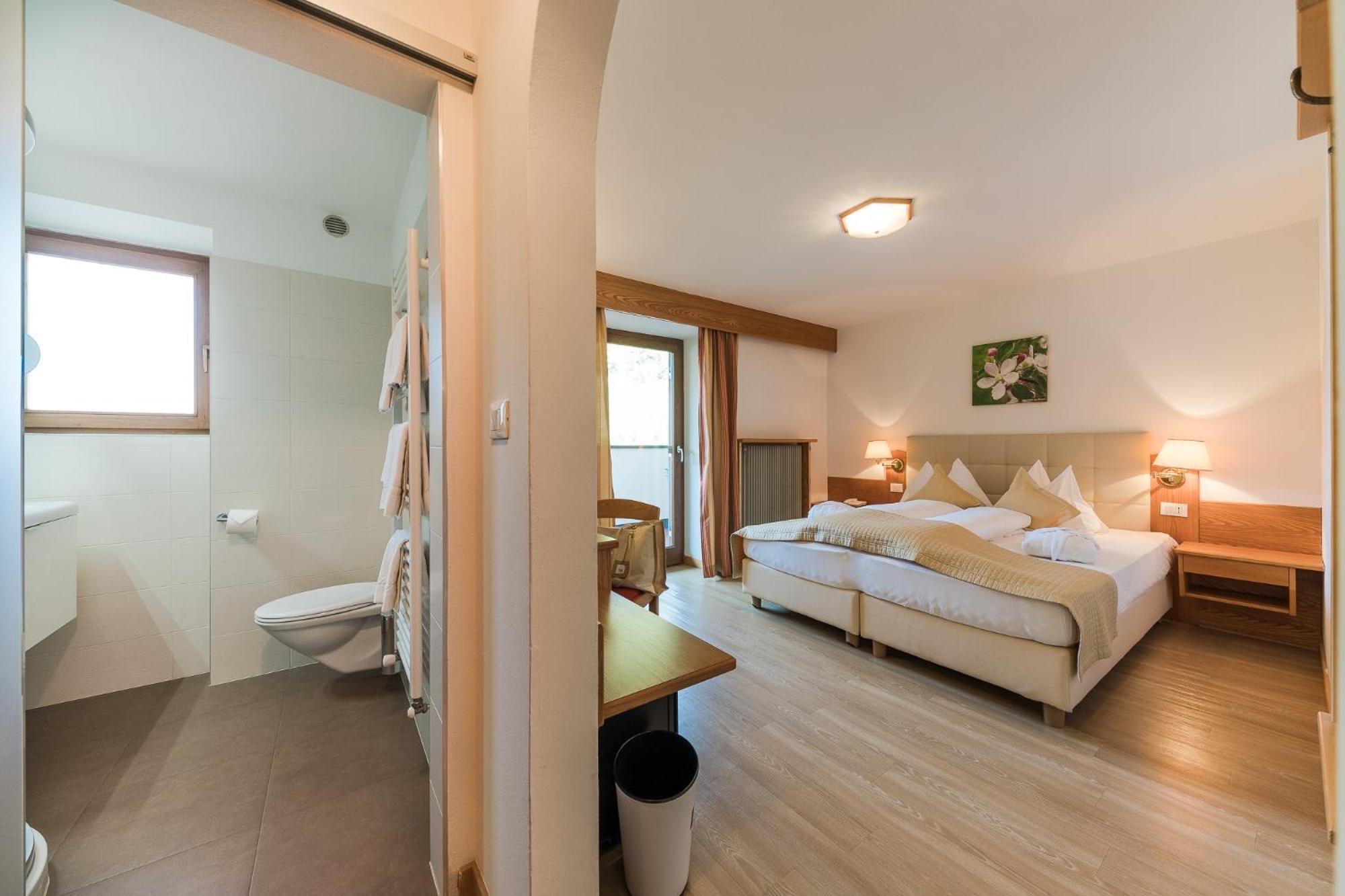 Hotel Kiendl Schenna Zimmer foto