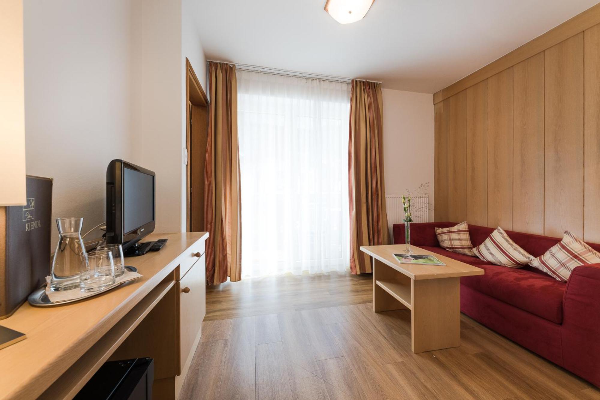 Hotel Kiendl Schenna Zimmer foto